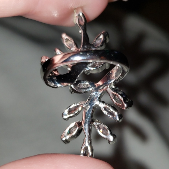 Beautiful Pink Stone Cocktail Ring - Picture 3 of 3